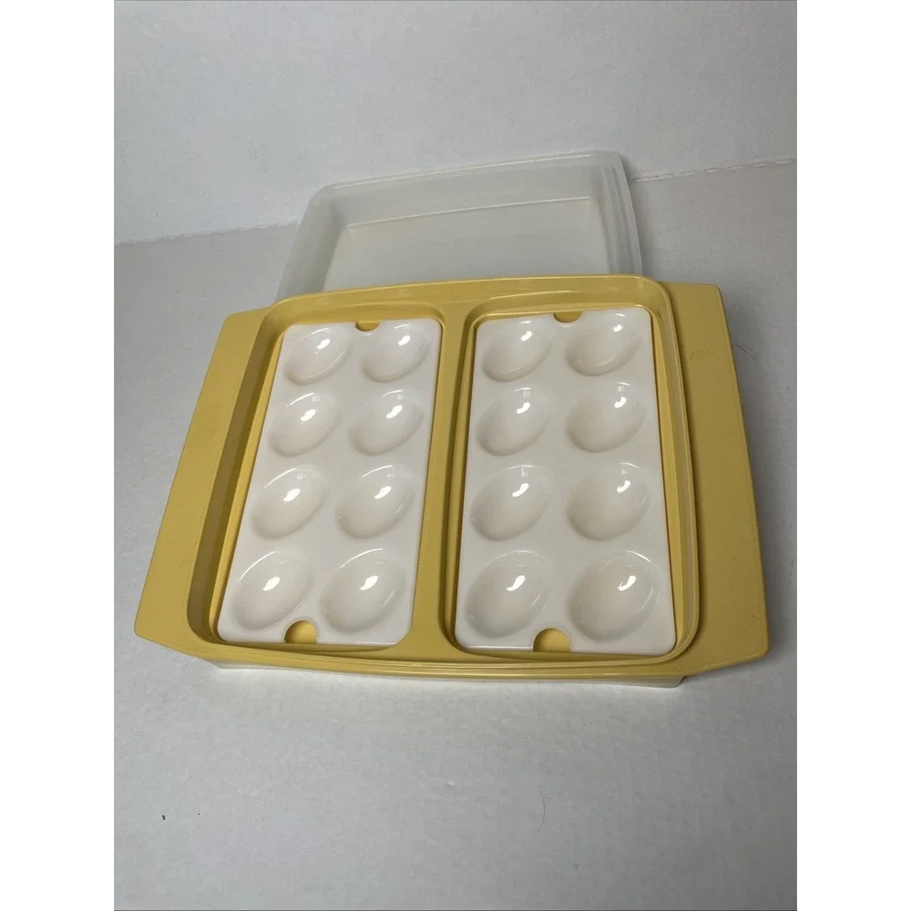Tupperware Deviled Egg Keeper Carrier in Harvest Gold  723-1 USA